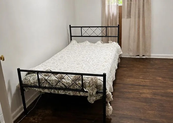 Cozy Near Chicago Pets Welcome * Harvey